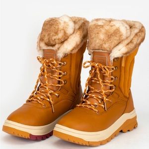 Roxy Women’s Boots - Brand New. Never worn. High quality and comfortable. Size 9